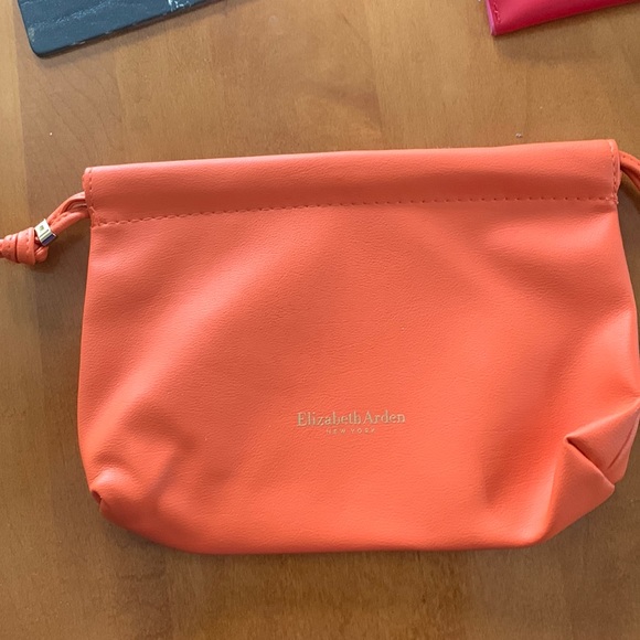 Elizabeth Arden Cosmetic Bag - Brand New- Perfect Condition - Picture 1 of 4